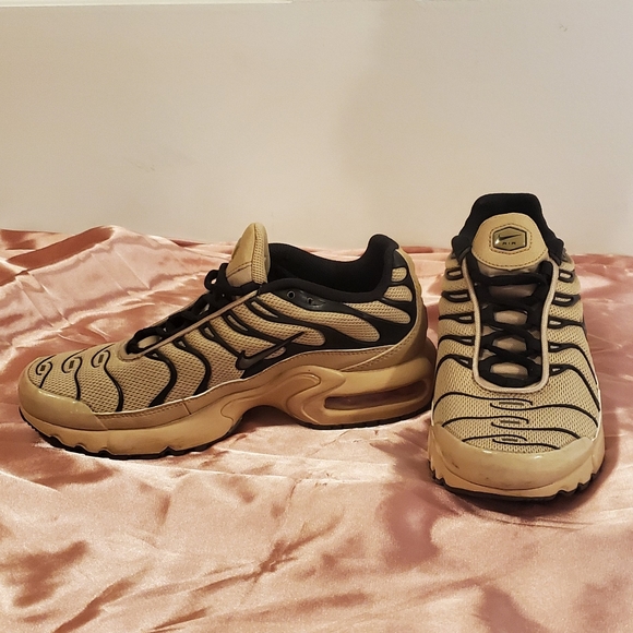 Like New TN Nike Air Max Plus Limited Edition Tan & Black Sneakers! Size 5.5Y/7! - Picture 4 of 16